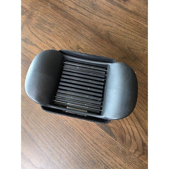 Pampered Chef Quick Slice #1181 Fruit Veggie Onion Egg Slicer Kitchen Tool Apple - Picture 3 of 12